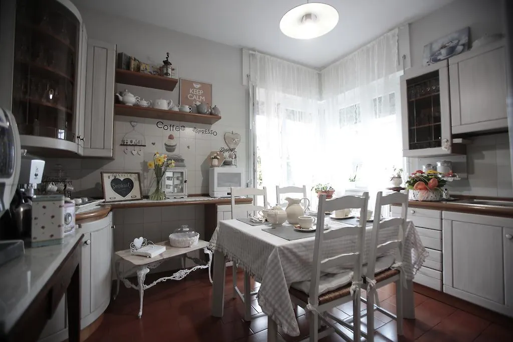 B&B La Casa Di Pamela Casciago Couette-café